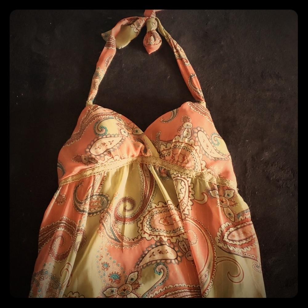 Halter style summer top.